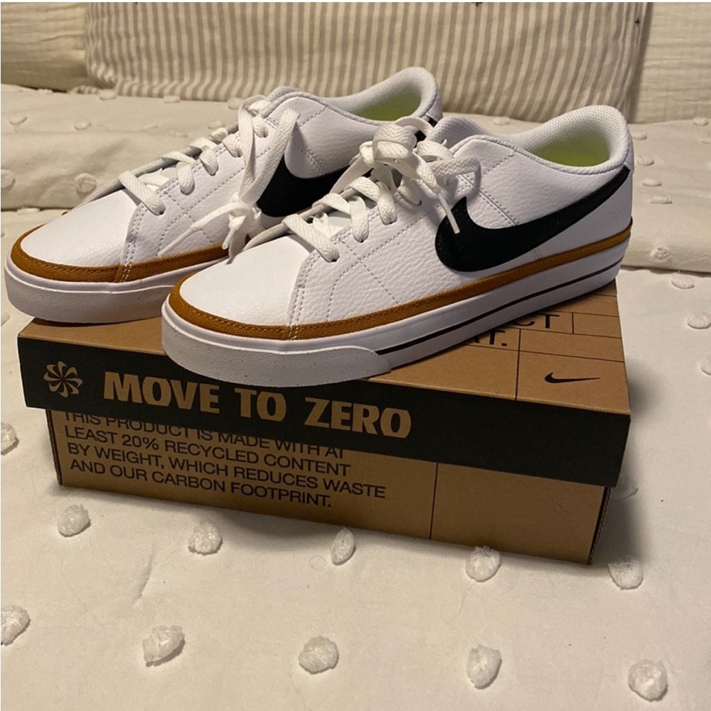 Nike Court Legacy Sneakers (NEVER WORN)